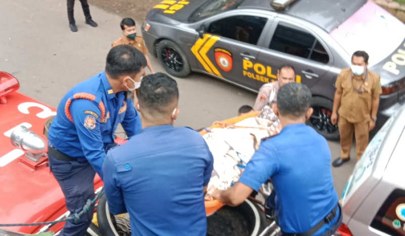 Perbaiki Atap Bocor Pria Di Subang Tewas Tersengat Listrik Suara