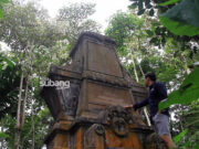 Ada Bangunan Mirip Candi Tertutup Semak Belukar di Sagalaherang kerkhof-tengger-agung.jpg