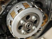 Gejala Kampas Ganda Aus pada Skutik yang Perlu Diketahui Gejala-Kampas-Ganda-Aus-pada-Skutik-yang-Paling-Mudah-Dideteksi-1.jpg