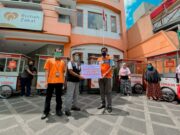 Rumah Zakat Salurkan Gerobak Usaha Bagi Pelaku UMKM Terdampak Pandemi d80c3bcee90cfd0d2d78d4100434cde7.jpg