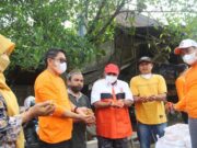 Harga Cabe Anjlok, Sekjend-PKS Borong Dari Petani 1f40a4bfdb319bcae656b2f809ff6cd5.jpg