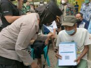 Polres Subang Gencarkan Vaksinasi Massal Bagi Lansia dan Bagikan Sembako di Dua Desa IMG-20211015-WA0059.jpg