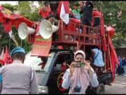 Ribuan Buruh Subang Kepung Kantor Bupati demo-buruh.jpg