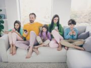 Dilema Orang Tua Menerapkan Kebiasaan Digital Anak digital-habits-report-2021-featured.jpg