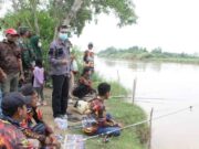 Wabup Subang Kang Akur Membuka Lomba Mancing Barramundi kang-akur-saat-mancing-bersama-warga.jpg
