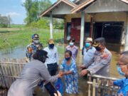 Kapolres dan Kadinkes Kunjungi Korban Banjir ROB yang Sudah 2 Bulan Terendam 4e97d9a243c107cb9c13575a8cb108f5.jpg
