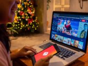 Hangatkan Momen Natal 2021, MAXstream Rilis ‘Kurindu Natal Keluarga: Santa Claus dari Jakarta?’ Santa-Claus-dari-Jakarta-MAXstream_3.jpg