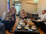 Perjuangkan Rakyat Agar Dapat Tanah Bupati Ruhimat Temui Kepala Staf Kepresidenan ruhimat-moeldoko.jpg