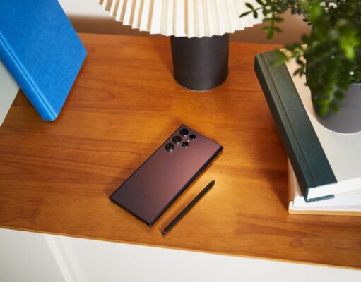 Galaxy S22 Series 5G Resmi Sapa Indonesia Samsung-Galaxy-S22-Ultra-5G-Back-Burgundy_800x533.jpg