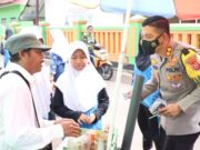 Peduli Anak, Kapolres Majalengka Bagikan Masker Pada Anak Sekolah kapolres-majalengka20220224_092557.jpg