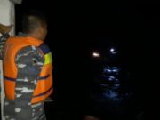 TNI AL Evakuasi Awak Kapal KM Sumber Kharisma 57fb5615f3cd025ef0b16ef498a2a43e.jpg