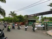 TNI Bagikan Nasi Kotak di Pondok Cabe 5357fad0c2f6e17a0123e096c3e4174c.jpeg