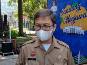 Disnaker Kota Bandung Minta Perusahaan Bayar THR H-7 Lebaran ecd508426c7371e252aa496a978be4d1.jpg