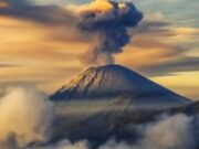 Minggu Pagi, Gunung Semeru Keluarkan Awan Panas 16a7ccd5bc189f8c42b4df20726aa120.jpg