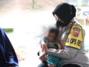 Anjangsana, Kapolres Subang Berikan Bantuan untuk Balita yang Derita Infeksi Paru dan Gizi Buruk kapolres-subang-1.jpg