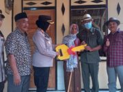 Ema Ena Akhirnya Memiliki Rumah Baru Layak Huni, Hadiah HUT Bhayangkara ke-76 peresmian-rumah-tidak-layak-huni.jpg