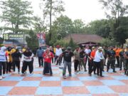 Lomba Agustusan, Tim Bupati Lawan Tim Kapolres Balap Bakiak polres-subang-4.jpg