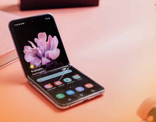Samsung Flip Terbaru: Canggih & Modern samsung-flip-terbaru-Framesira-Via-Shutterstock.jpg
