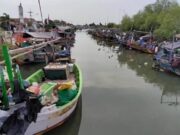 Akibat BBM Naik Nelayan Di Pantura Subang Mogok Melaut 5e86b7a04977f584ec0c07cd1b600657.jpg