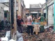 Pasca Kebakaran Pasar Banjarsari Ciamis, Anggota TNI dan Polisi Bersihkan Puing-puing Pasca-Kebakaran-Pasar-Banjarsari-Ciamis-Anggota-TNI-dan-Polisi-Bersihkan-Puing-puing.jpg