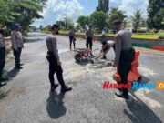Bahayakan Pengendara, Polres Pangandaran Tambal Jalan Berlubang Tambal-jalan-berlubang.jpg