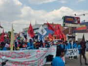 Buruh dan Mahasiswa Subang Turun ke Jalan Tolak Kenaikan Harga BBM dan Bahan Pokok buruh-subang.jpg