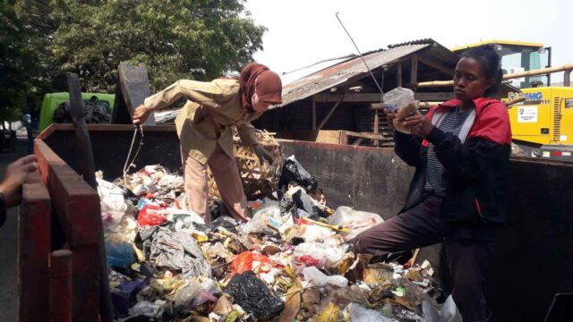 sampah-menumpuk.jpg