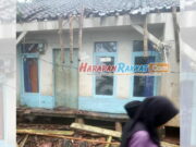 Atap Rumah Warga Langkaplancar Pangandaran Ambruk Pasca Hujan Deras dan Angin Kencang Atap-Rumah-Warga-Langkaplancar-Pangandaran-Ambruk-Pasca-Hujan-Deras-dan-Angin-Kencang.jpg