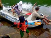 Masih Terisolir Akibat Banjir, Anak Sekolah di Pangandaran Antar Jemput Pakai Perahu Banjir.jpg
