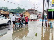 Banjir Setinggi 50 Sentimeter Landa Pamokolan Ciamis, Akses Jalan Terganggu Banjir-Setinggi-50-Sentimeter-Akses-Jalan-di-Panumbangan-Ciamis-Terganggu.jpg