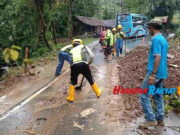 Tebing di Jalur Emplak Pangandaran Longsor, Polisi Berlakukan Sistem Buka Tutup Jalur-Emplak.jpg