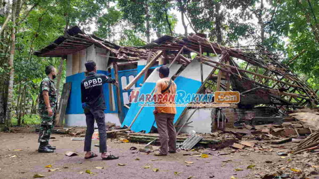 Korban-Rumah-Ambruk-di-Kota-Banjar-Butuh-Bantuan.jpg