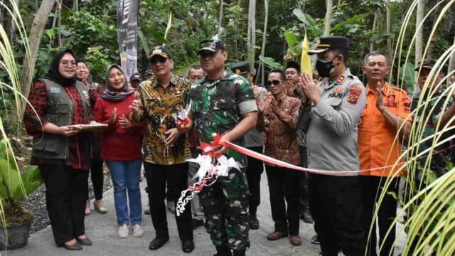 Lewat-BSMSS-TNI-dan-Pemda-Pangandaran-Bangkitkan-Semangat-Gotong-Royong-di-Masyarakat.jpg