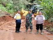 Longsor Tutup Jalan Karangkamiri-Gunungkelir Pangandaran Longsor-di-Langkaplancar-Pangandaran.jpg