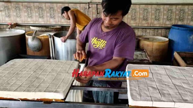 Pengrajin-Tahu.jpg