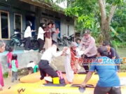 Polisi dan BPBD Evakuasi Bayi dan Lansia Korban Banjir di Kota Banjar Polisi-dan-BPBD-Evakuasi-Bayi-dan-Lansia-Korban-Banjir-di-Kota-Banjar.jpg
