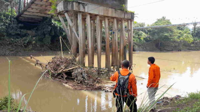 Tiang-Pancang-Patah-Kementerian-PUPR-Cek-Kelayakan-Jembatan-Baru-Kota-Banjar.jpg