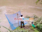 Warga Banjarsari Ciamis Manfaatkan Banjir Menjala Ikan Pakai Alat Tradisional Warga-Banjarsari-Ciamis-Manfaatkan-Banjir-Menjala-Ikan-Pakai-Alat-Tradisional.jpg