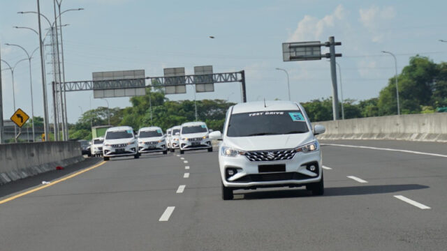 rockomotif-fitur-ertiga-hybrid-01.jpg