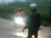 Pengendara Motor di Subang Terseret Arus Sungai Ciasem sungai-meluap.jpg