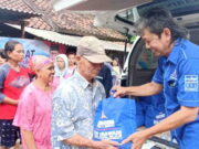 Demokrat Ciamis Hadir Bantu Warga Korban Banjir di Cidolog Demokrat-Ciamis-Hadir-Bantu-Warga-Korban-Banjir-di-Cidolog.jpeg