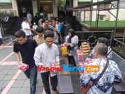 Jumat Berkah di Hari Guru, PGRI Ciamis Bagi-bagi Makanan PGRI-1.jpg