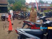 Pungutan Uang Parkir di Halaman Kantor Kecamatan Kawali Ciamis Jadi Sorotan Pungutan-uang-parkir.jpg