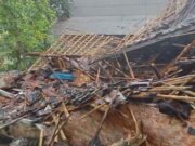 Hujan Angin, Rumah di Banjaranyar Ciamis Roboh Rata dengan Tanah Rumah-Roboh-di-Banjaranyar-Ciamis.jpg