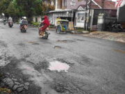 Rusak Parah, Jalan Perintis Kemerdekaan Kota Banjar Akan Segera Diperbaiki Rusak-Parah-Jalan-Perintis-Kemerdekaan-Kota-Banjar-Akan-Segera-Diperbaiki.jpg