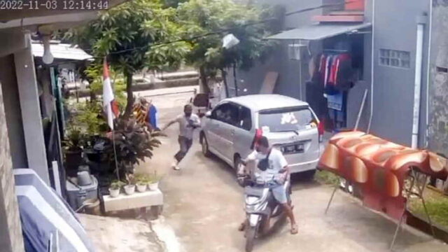 Sempat-Kepergok-Emak-emak-Kompleks-Bekasi-Maling-Motor-Beraksi-di-Tempat-Lain.jpg