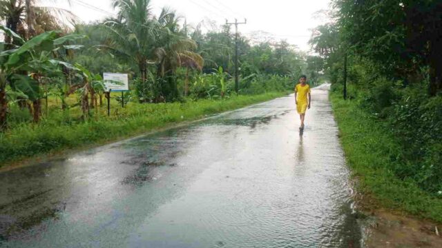 Sistem-Drainase-Tak-Berfungsi-Jalan-Raya-Parigi-Cintaratu-Pangandaran-Banjir-Cileuncang.jpg