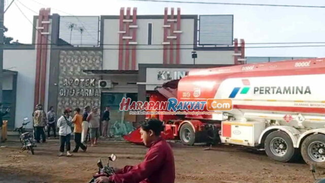 Truk-Tangki-Pertamina-Seruduk-Klinik-di-Tasikmalaya.jpg
