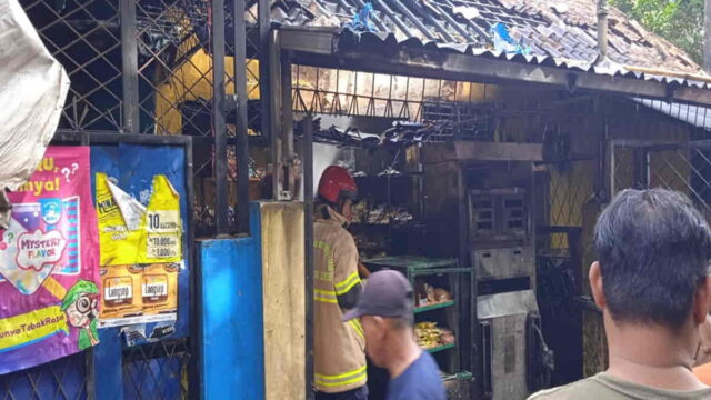 Warung-Pom-Mini-Terbakar-di-Ciamis.jpg