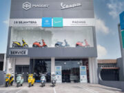 Piaggio Indonesia Resmikan Outlet Premium Motoplex di Padang rockomotif-dealer-motoplex-padang.jpeg